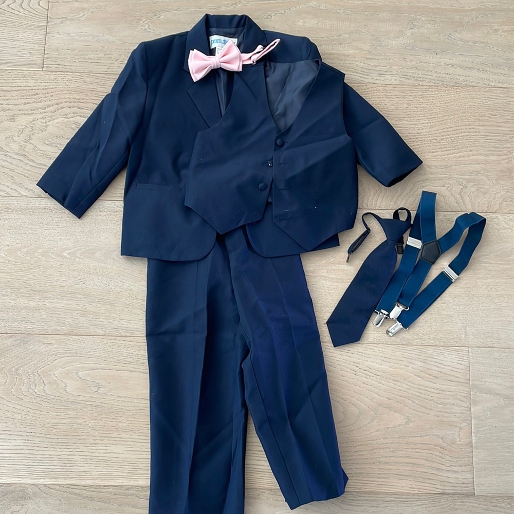 Toddler Boys navy blue suit, size 4